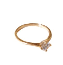 انگشتر نگین دار