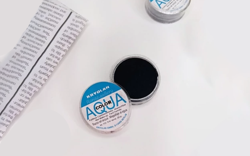 خط چشم سنگی aqua